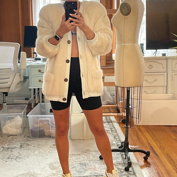 Fur jacket perfect for the winter! - Picture 7 of 7